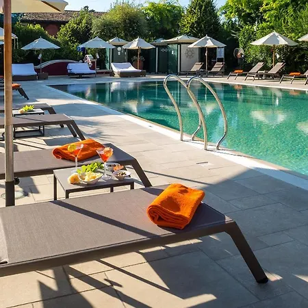 Hotel Vip's Luxury & 4*