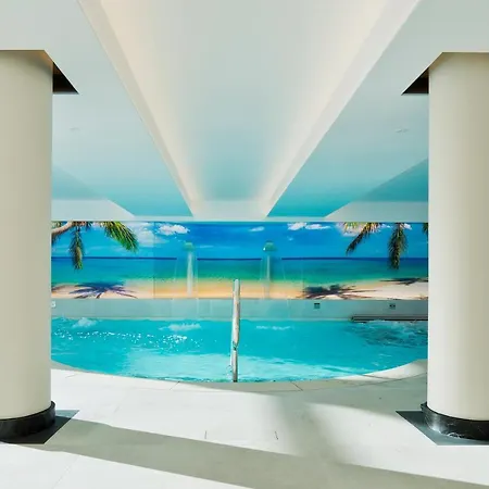 Vip's Luxury & Hotel 4*