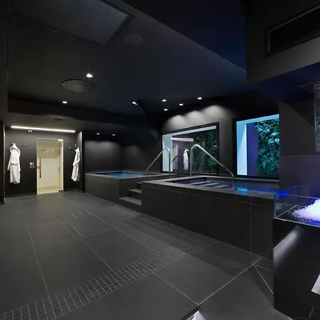 Vip's Luxury &
