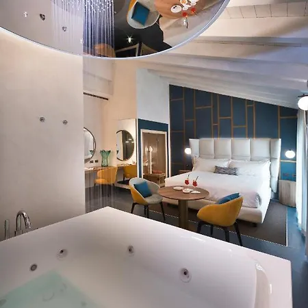 Hotel Vip's Luxury & 4*