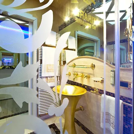 Vip's Luxury & 4*