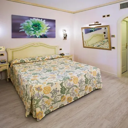 Vip's Luxury & 4*