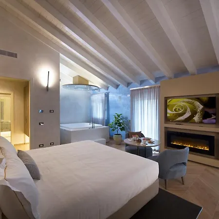 Vip's Luxury & Hotel