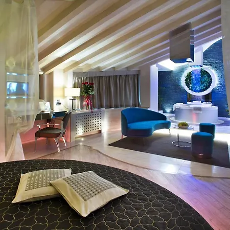 Vip's Luxury &
