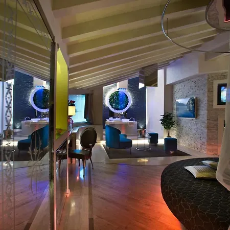Hotel Vip's Luxury & 4*