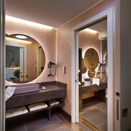 Vip's Luxury & Hotel