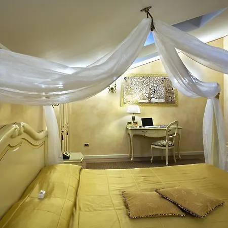 Hotel Vip's Luxury &