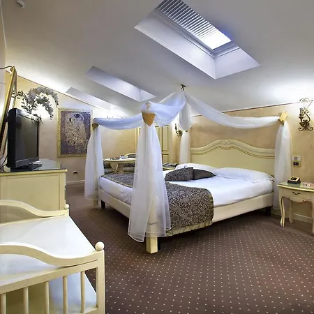 Vip's Luxury &