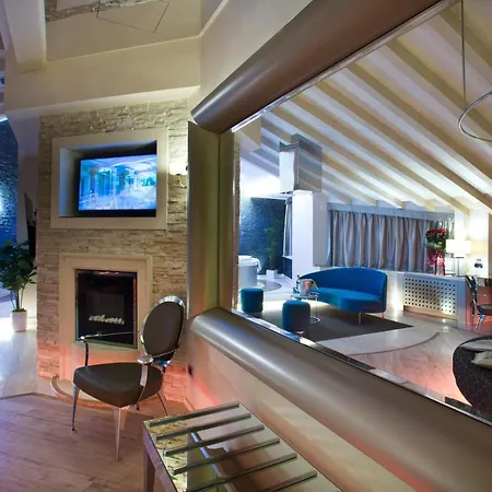 Vip's Luxury & Hotel 4*